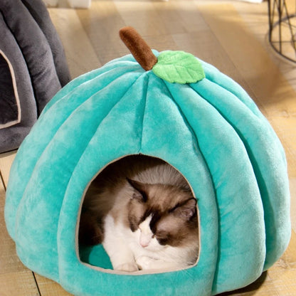 3D Pumpkin Cat & Dog Bed – Warm Semi-Enclosed Pet House for Winter